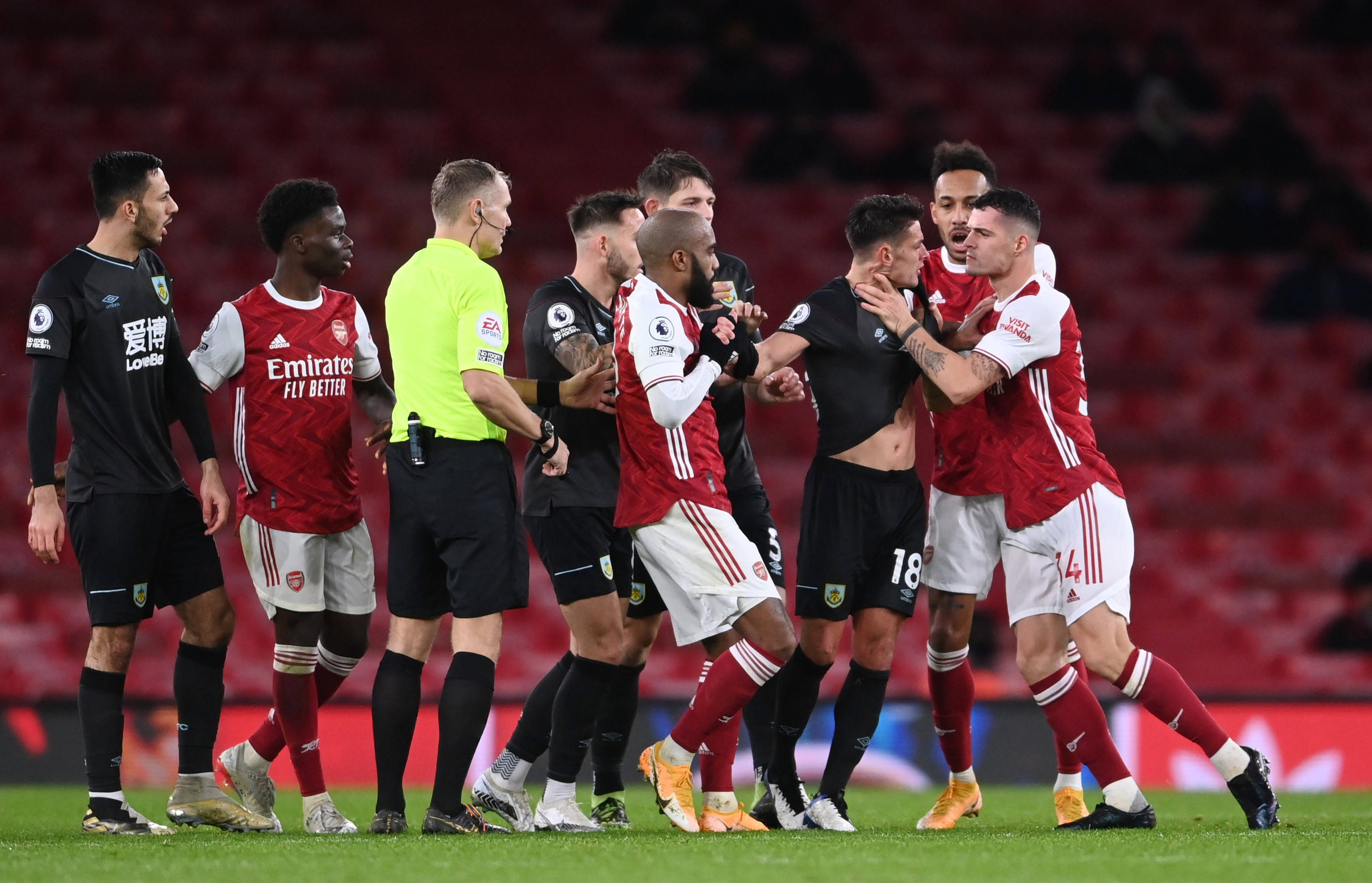 大肚腩近照 大肚腩近照