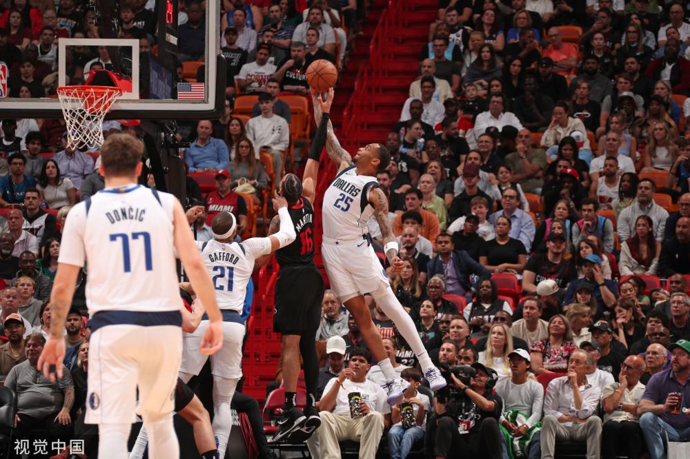 露痛苦表情 露痛苦表情